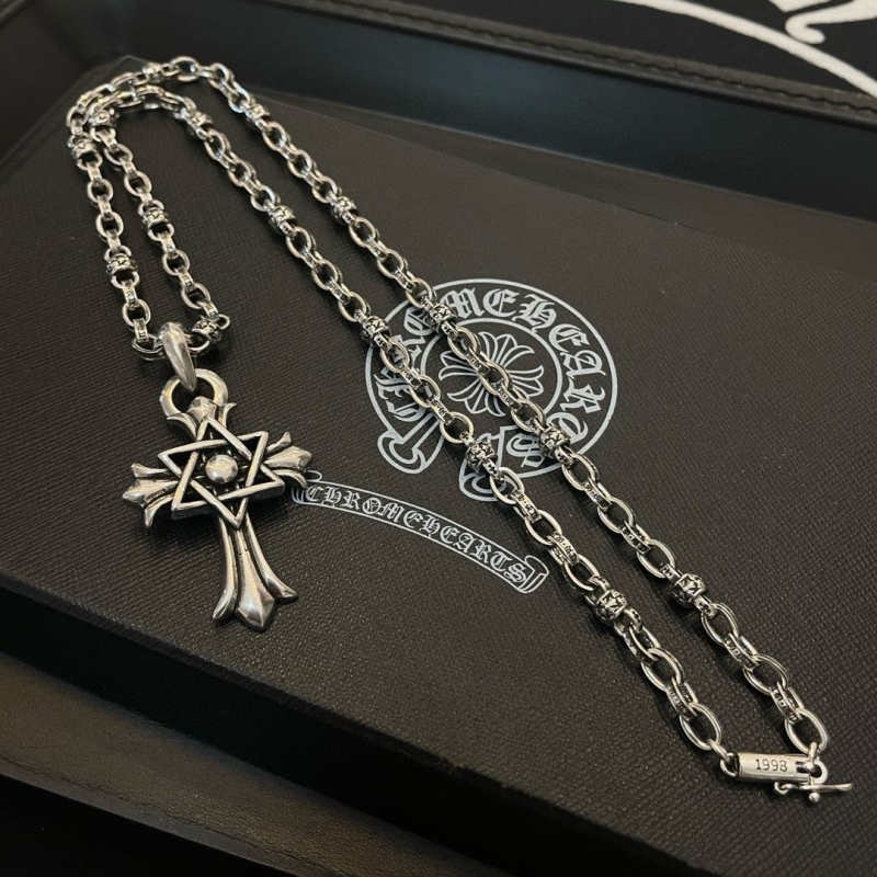 Ch*0me He**ts necklaces